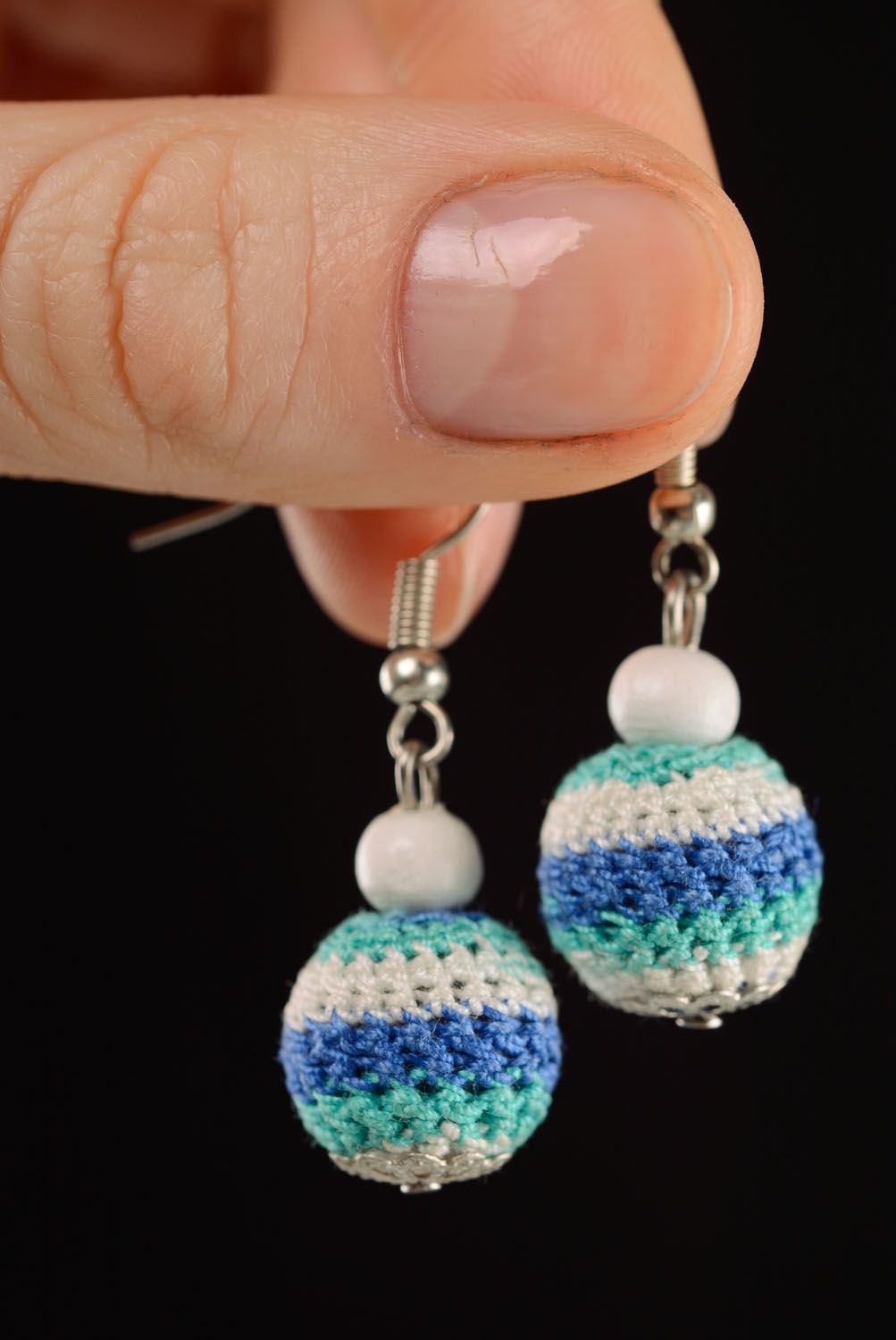 Earrings with beads crocheted over with cotton threads photo 2