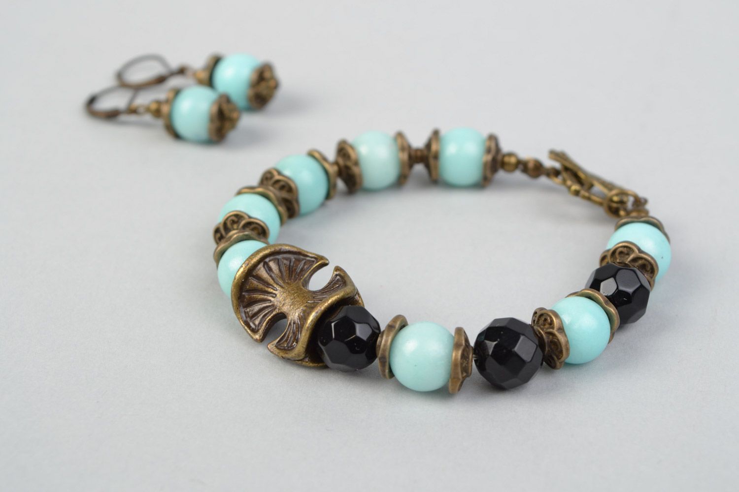 Handmade jewelry set with natural agate stone metal bracelet and earrings photo 3