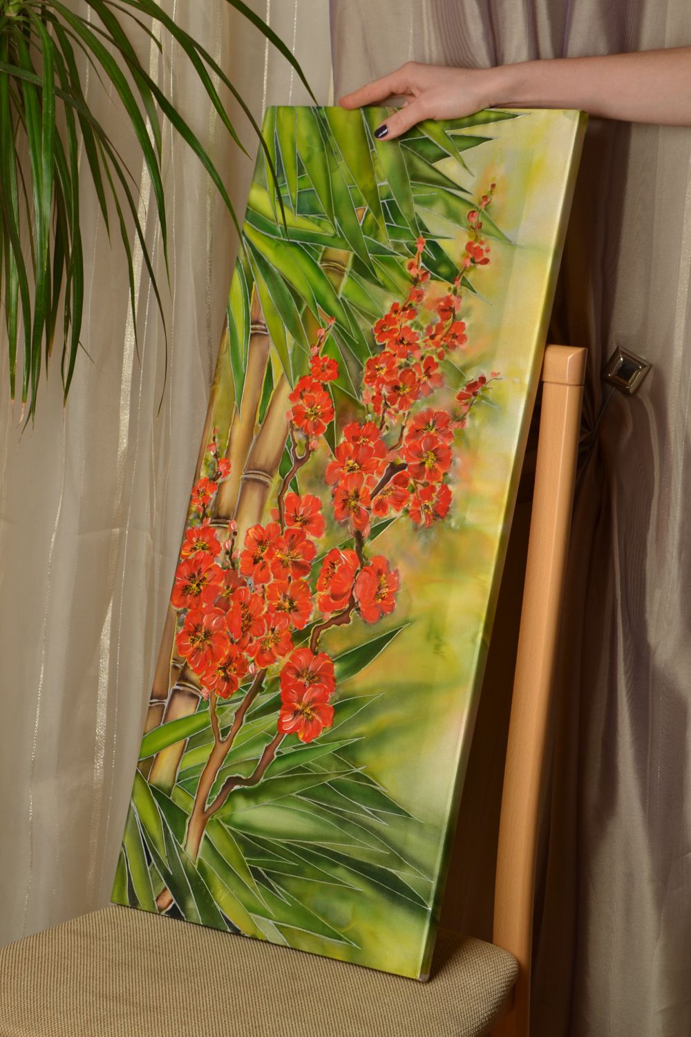 Картина акриловыми красками по шелку Ветка сакуры фото 2