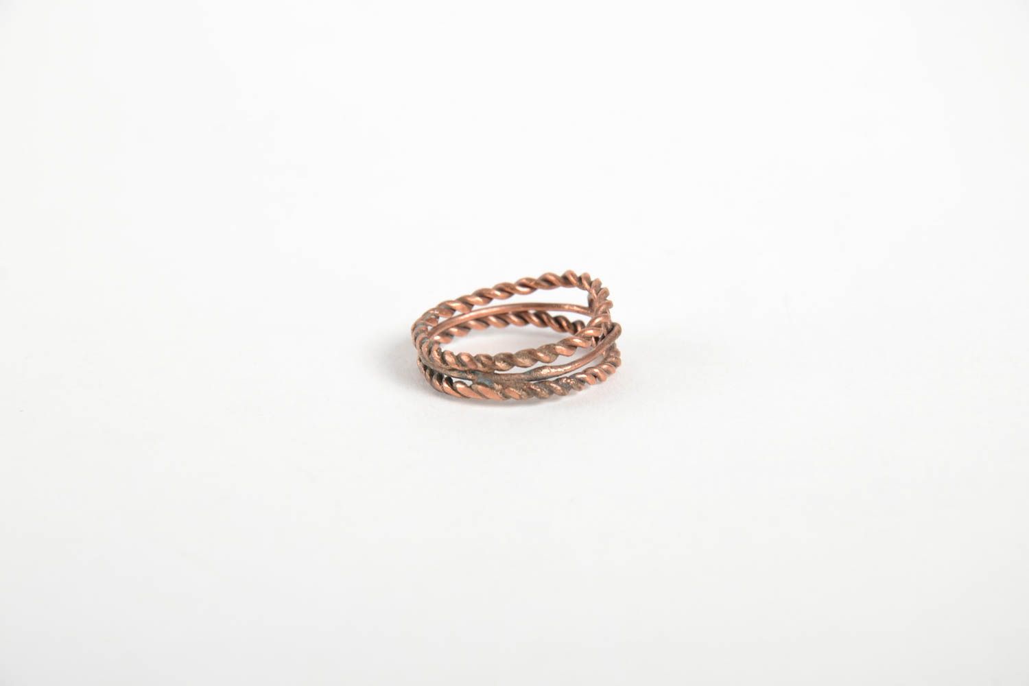 Бижутерия ручной работы красивое кольцо из скрученной меди необычное кольцо  фото 5
