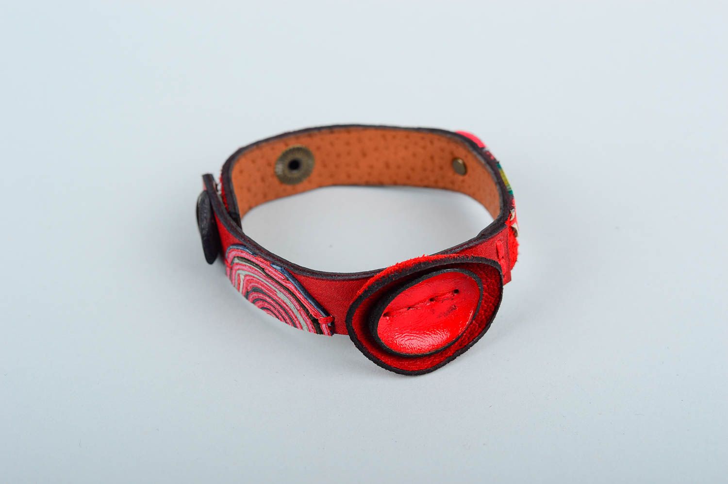 Bracelet en cuir rouge Bijou fait main design original Cadeau pour femme photo 3