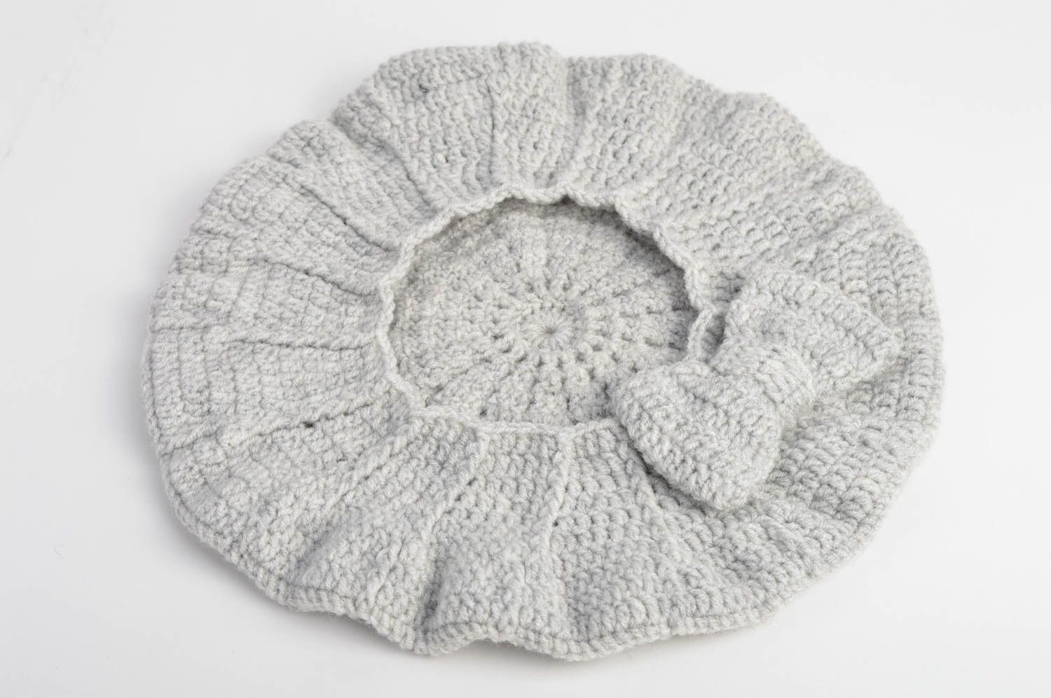 Bonnet tricot Béret fille fait main laine gris tricoté Vêtement femme design photo 4