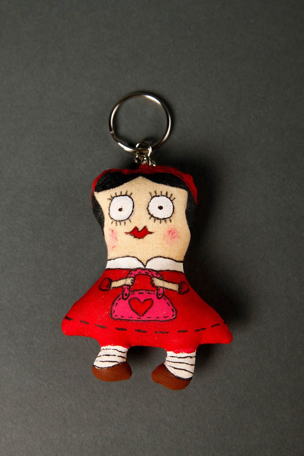 Porte-clés fait main Porte-clefs design poupée en robe rouge Petit cadeau photo 3