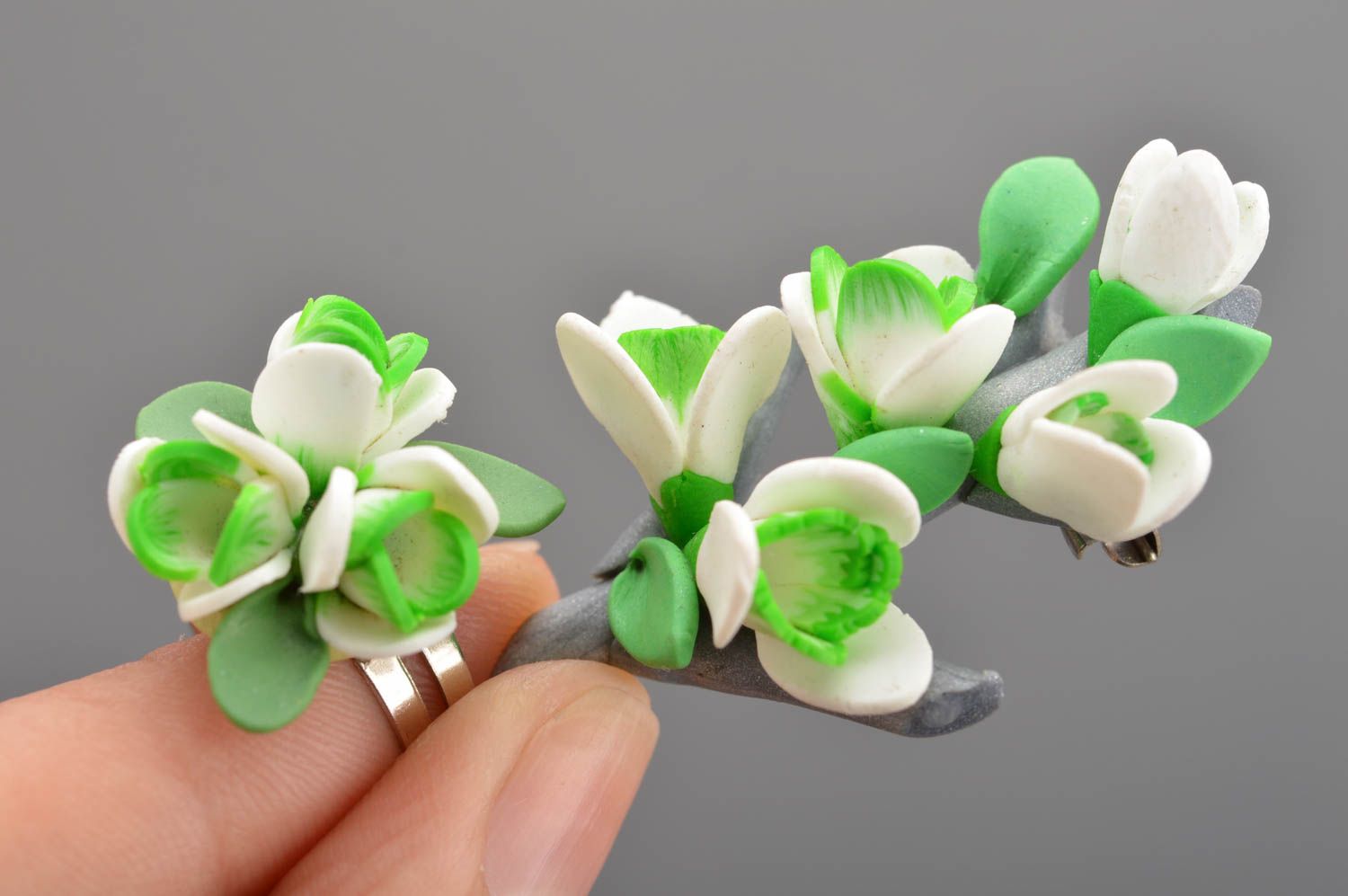 Handmade set of jewelry made of polymer clay ring and brooch with snowdrops photo 2