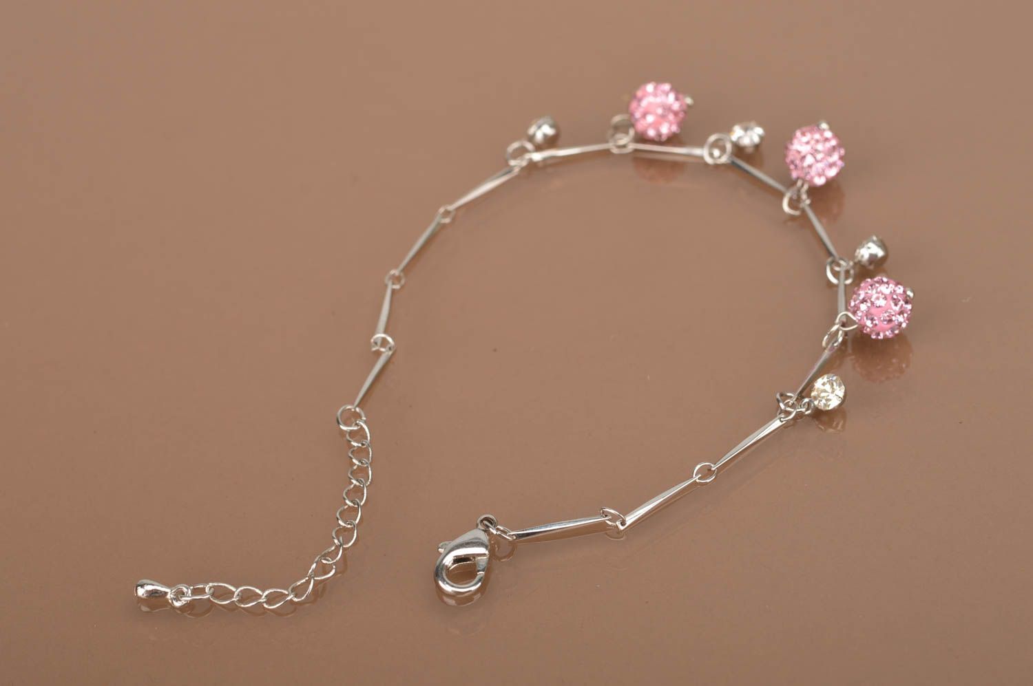 Bracelet en métal Bijou fait main avec perles roses brillantes Cadeau pour femme photo 4