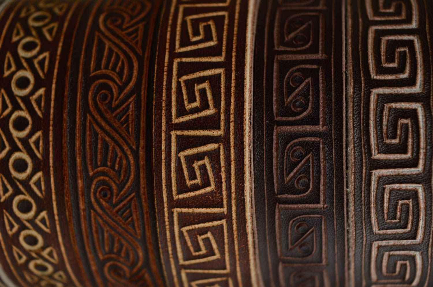 Carved genuine leather bracelet photo 5