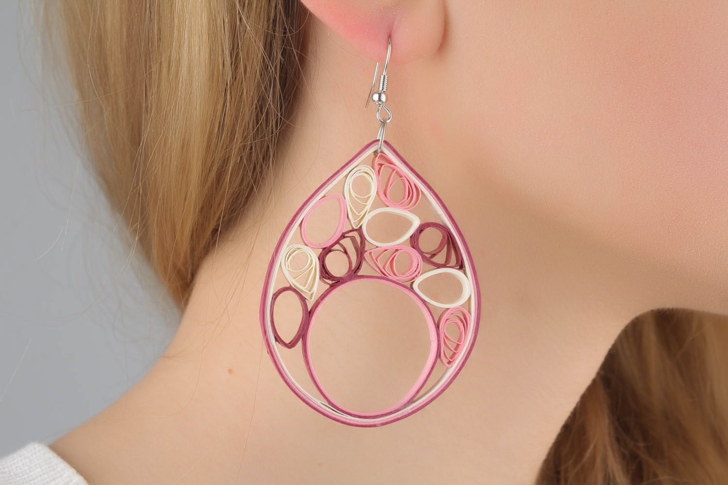 Earrings made using quilling technique photo 1