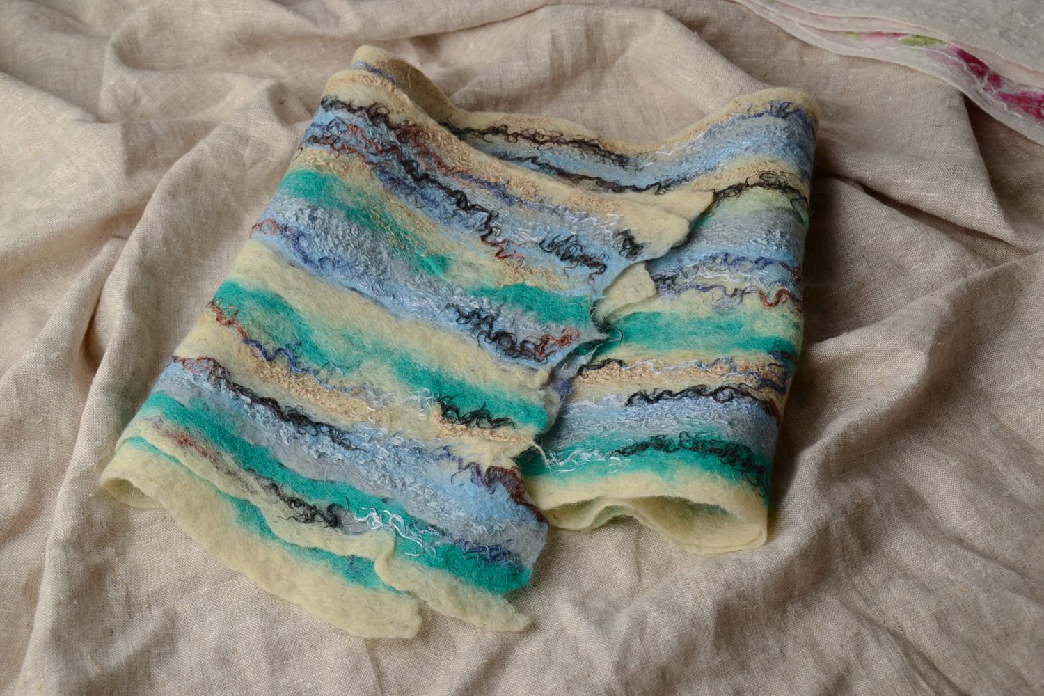 Écharpe en laine feutrée faite main photo 1