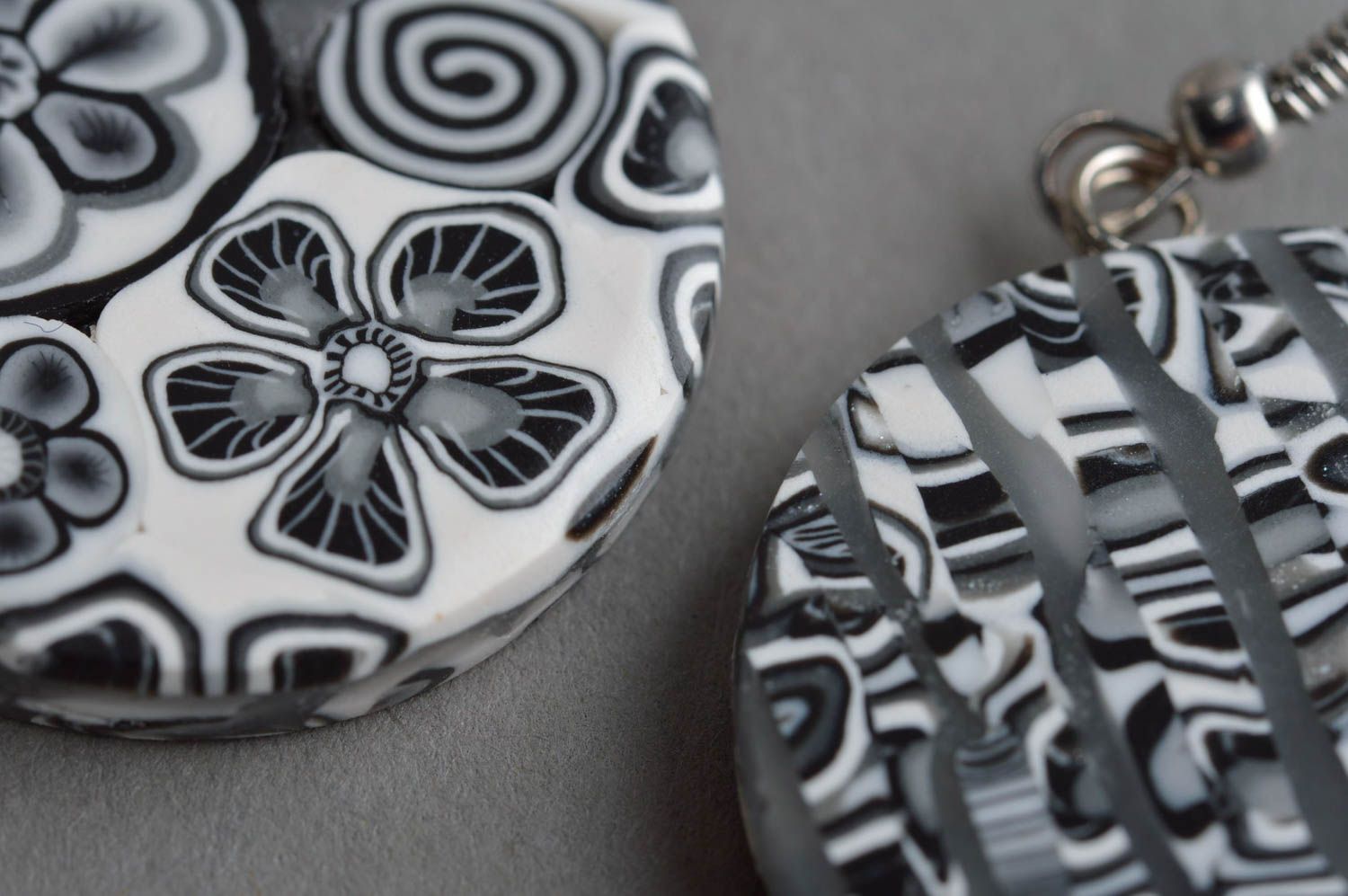 Ungewöhnliche runde Ohrringe aus Polymerton handmade für Damen Schwarze Farben  foto 5