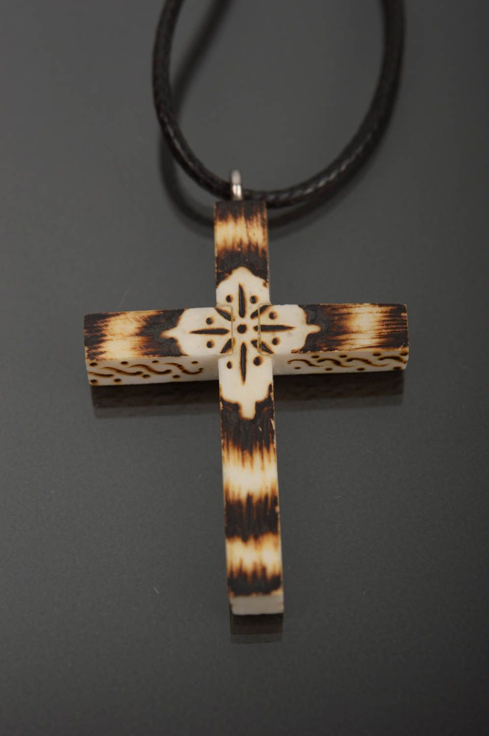 Крест ручной работы нательный крестик с выжиганием оригинальный крестик фото 3