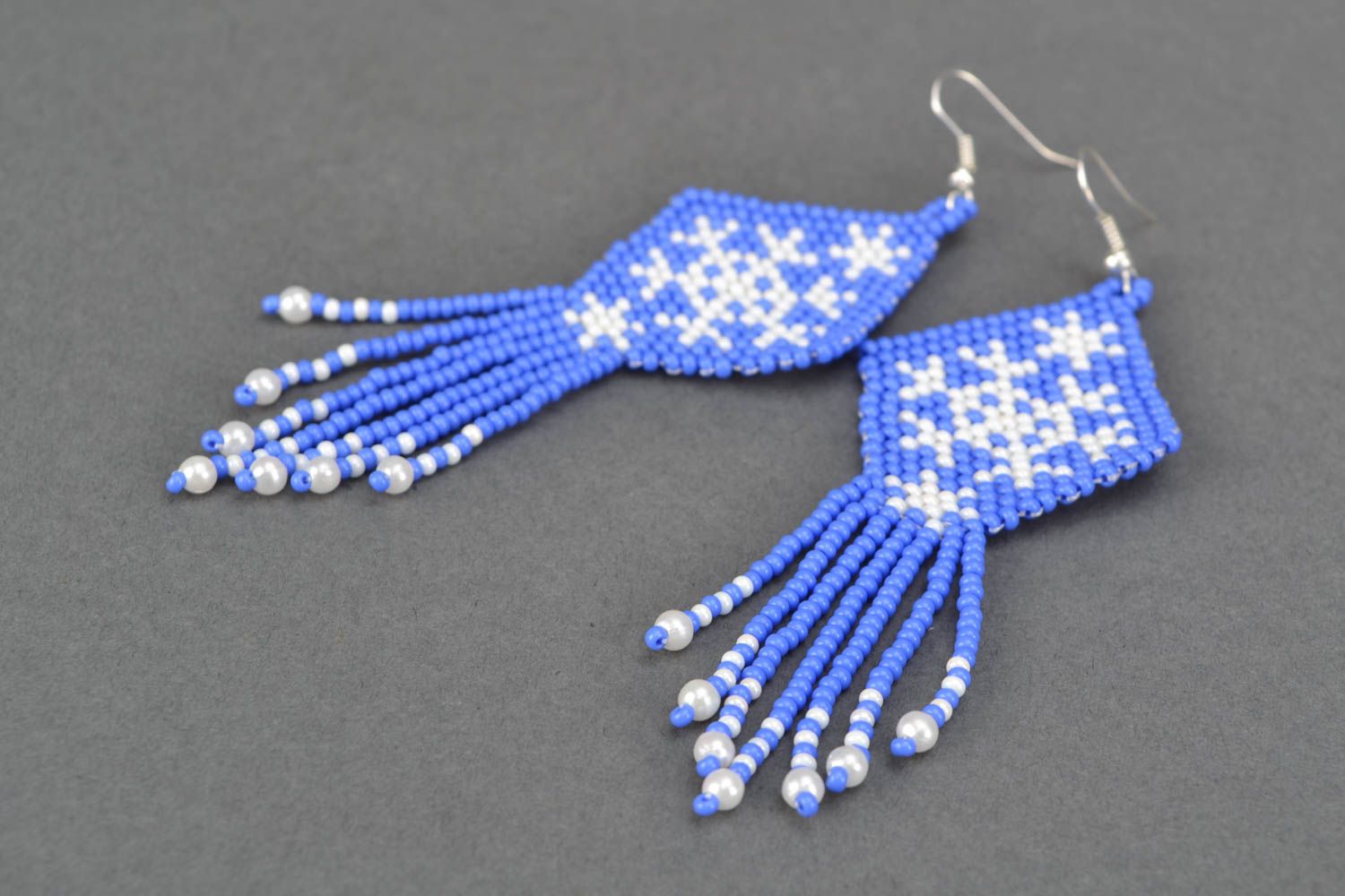 Longues boucles d'oreilles en perles de rocaille bleues style ethnique photo 4