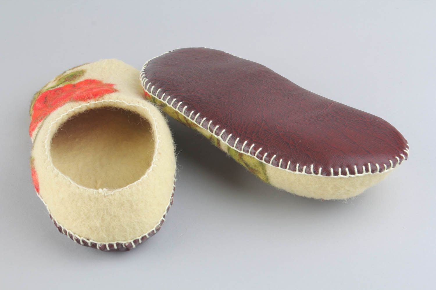 Zapatillas de casa hechas de lana foto 3