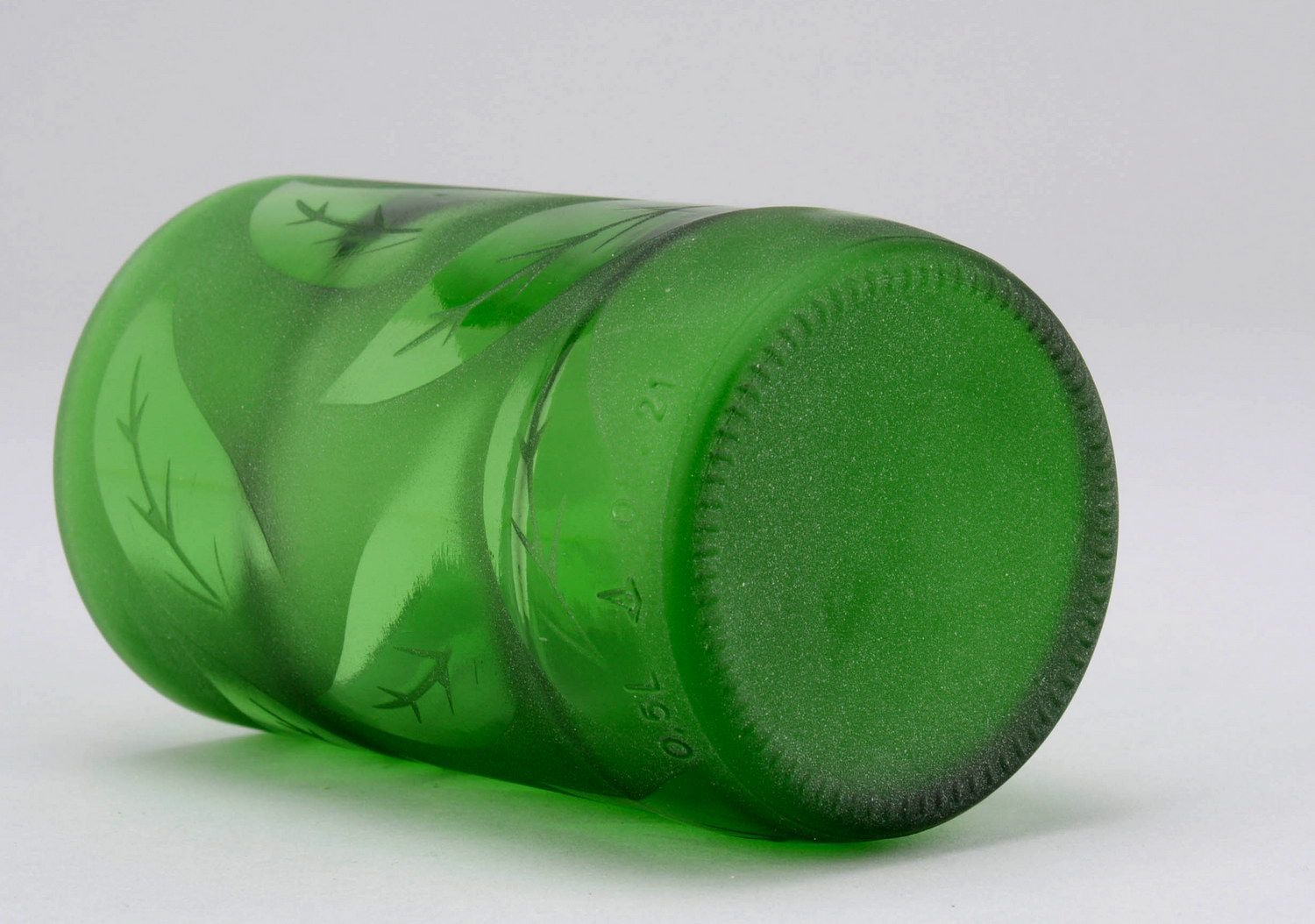 Copo de vidro verde com padrão foto 5