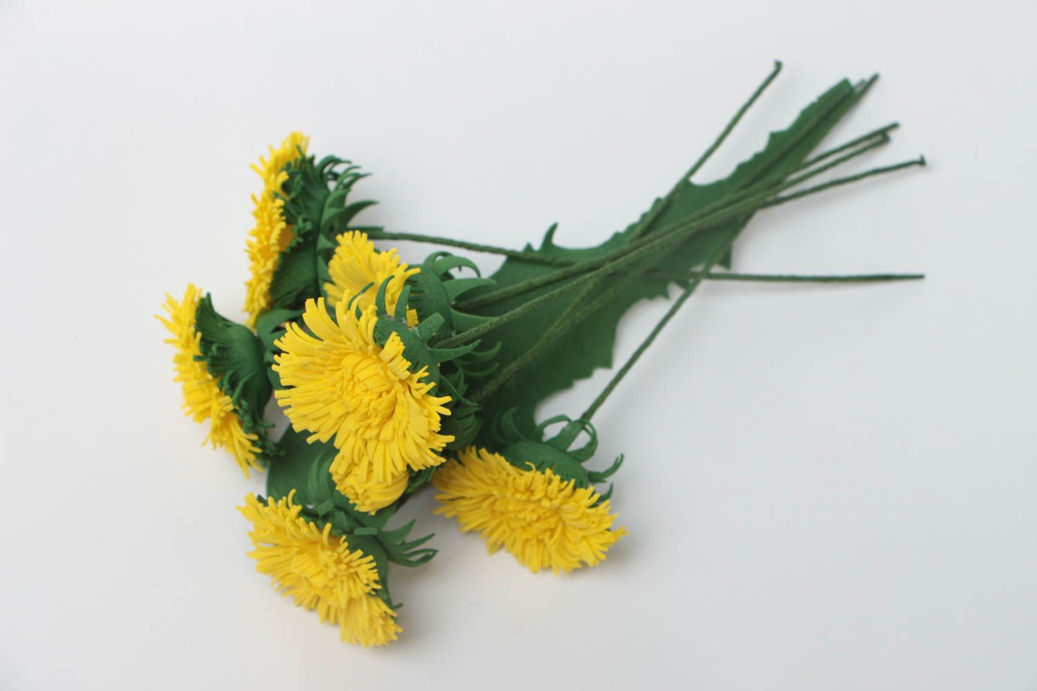Букет искусственных цветов из пластичной замши в виде одуванчиков ручной работы фото 3