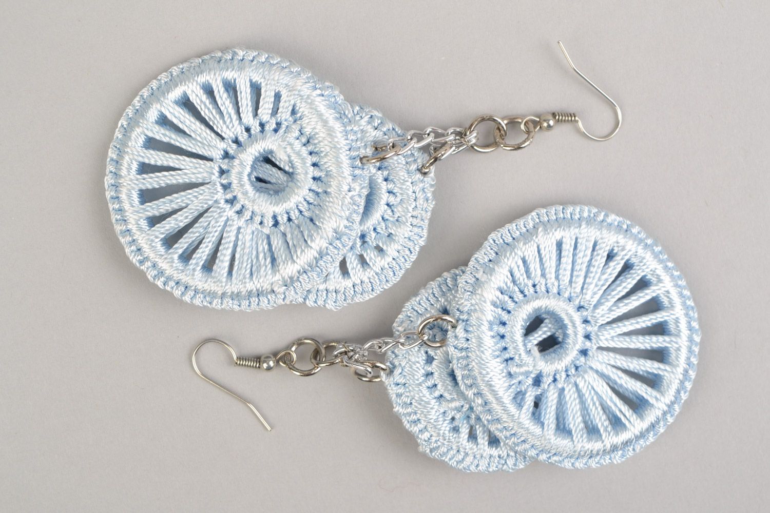 Handmade round earrings made of threads woven manually of bright blue color photo 4