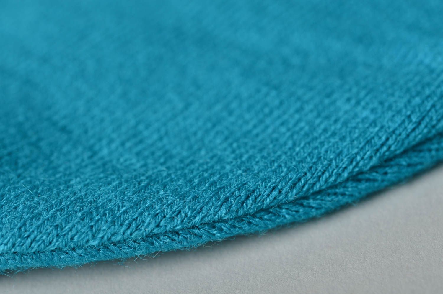 Bonnet laine fait main Chapeau hiver Vêtement femme bleu clair design tissu photo 5