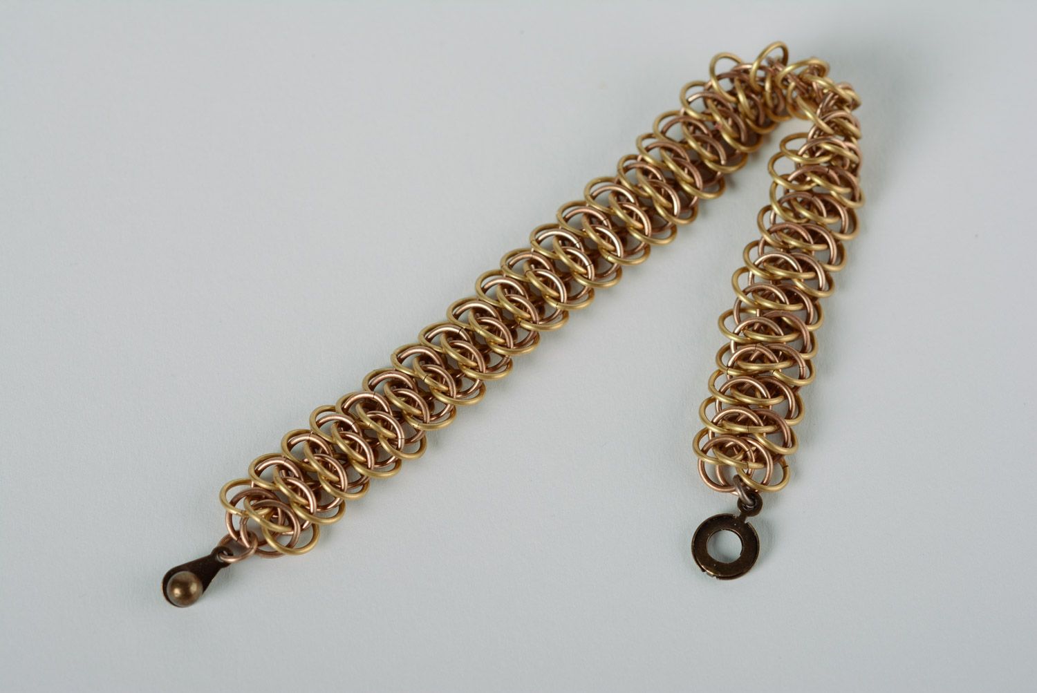 Bracelet en métal technique tressage de mailles fait main original pour femme photo 3