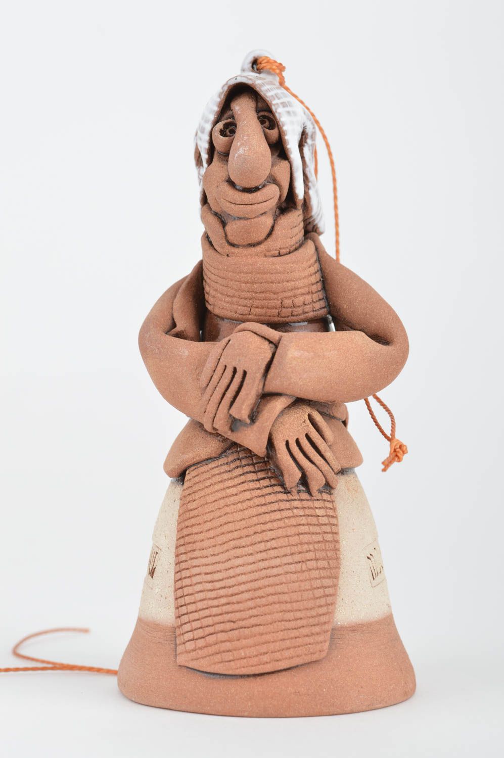 Cloche décorative à suspendre en argile faite main forme de figurine féminine photo 2