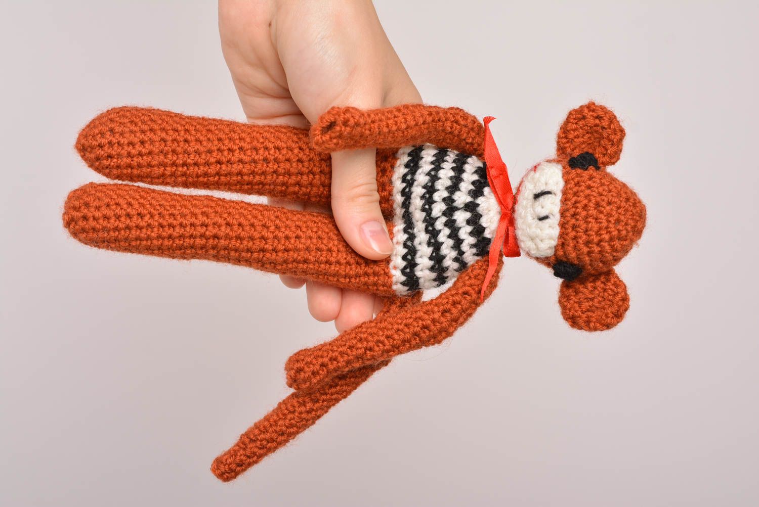 Мягкая игрушка ручной работы детская игрушка обезьянка  длинная игрушка крючком фото 5