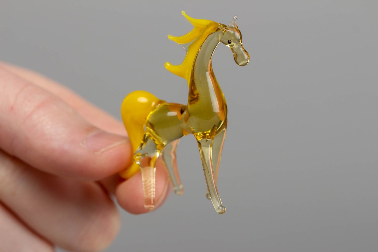 Стеклянная маленькая фигурка лошадки в технике лэмпворк фото 4