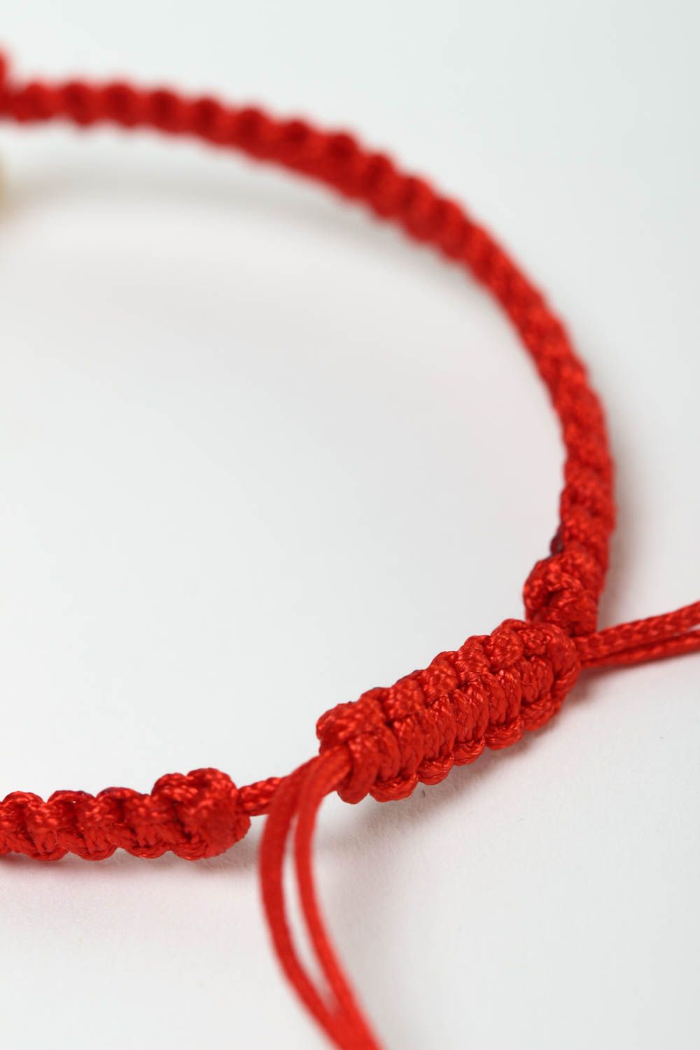 Bracelet en fils Bijou fait main textile rouge design Accessoire femme photo 4