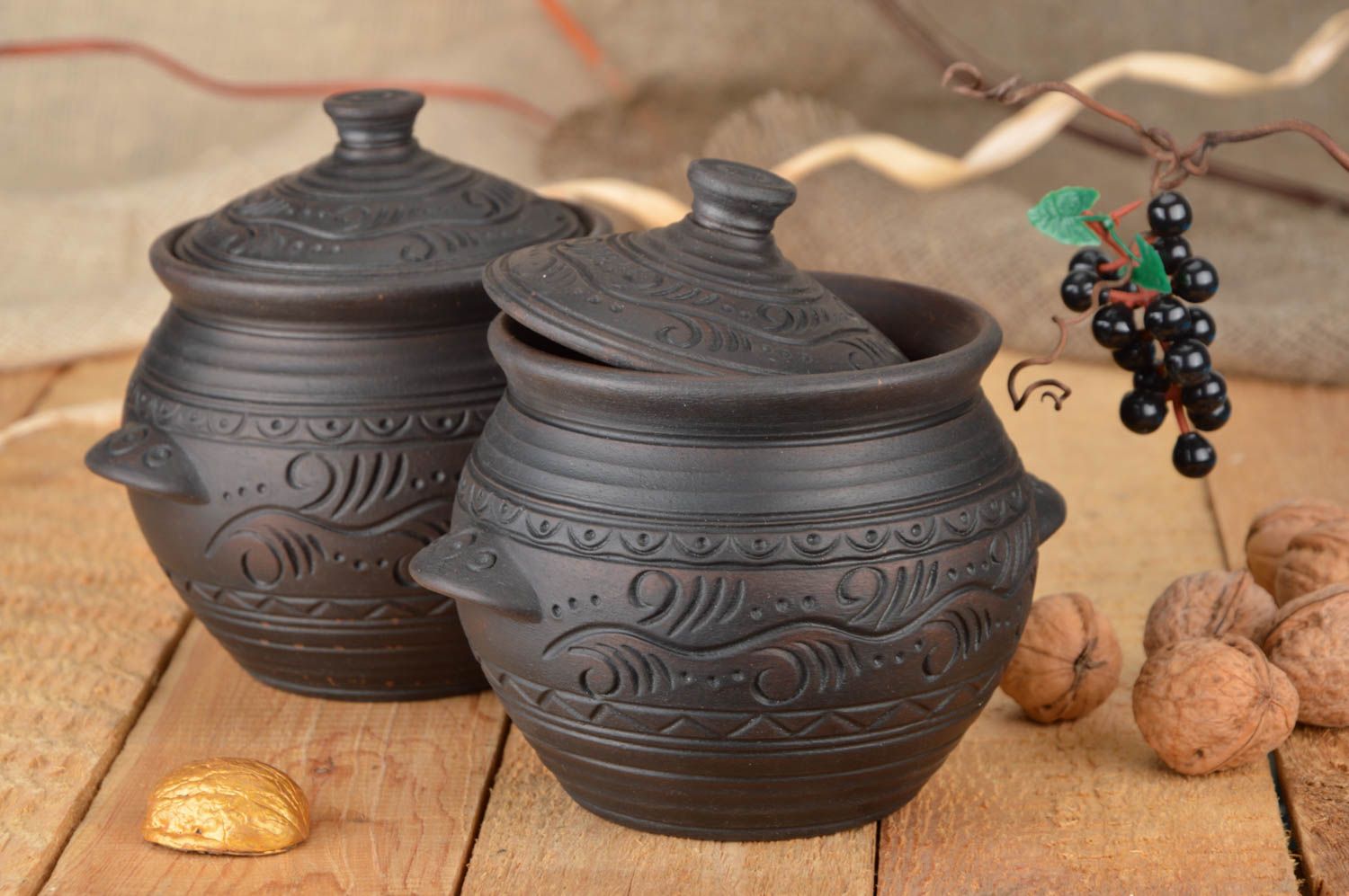 Set of 2 handmade designer molded brown clay pots for roasting 1 l each photo 5