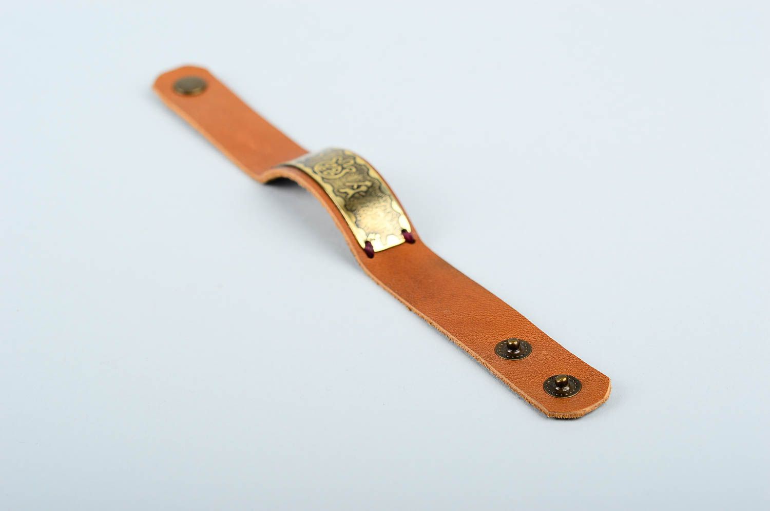 Кожаный браслет ручной работы рыжий браслет на руку авторское украшение из кожи фото 4