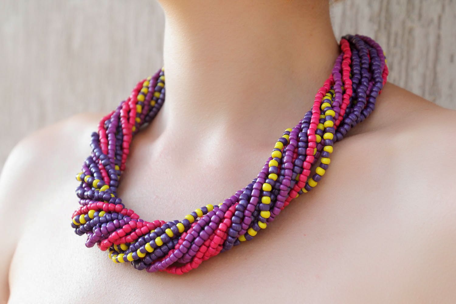 Necklet made of Chinese beads photo 1