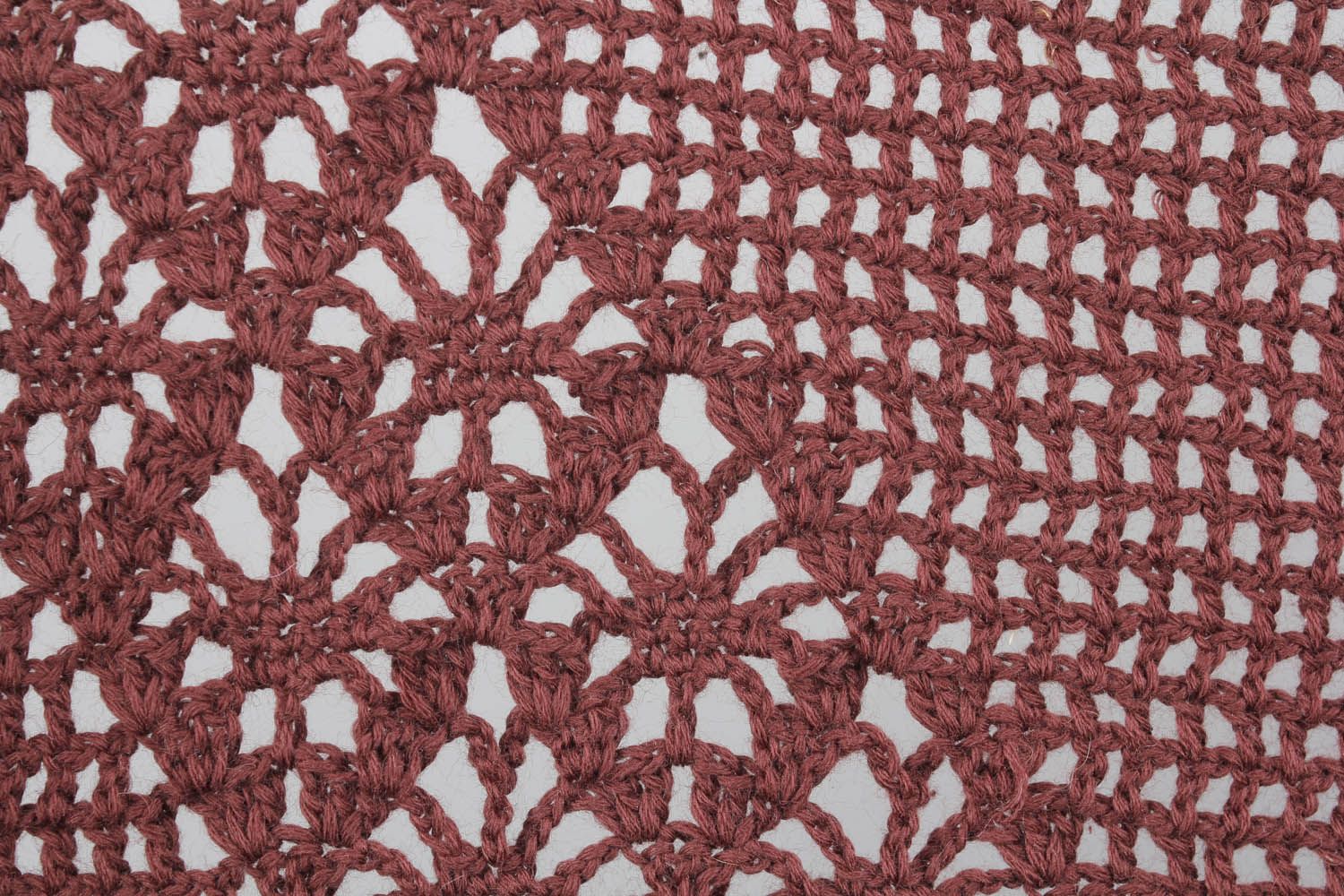 Xale marrom de crochê tricotado com fios acrílicos foto 3