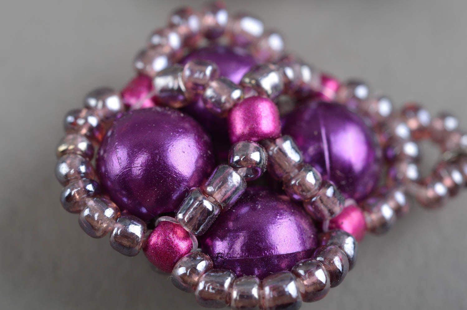 Boucles d'oreilles en perles de rocaille faites main violettes originales photo 5