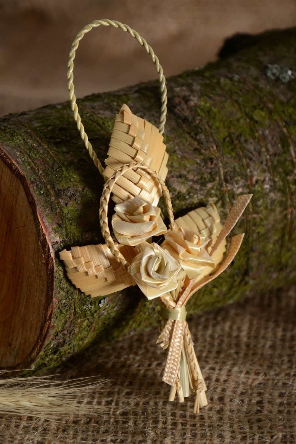 Colgante decorativo artesanal trenzado a mano de paja para casa con flores foto 1