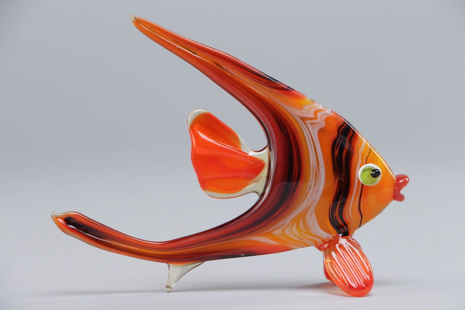 Фигурка из стекла оранжевая рыбка в технике лэмпворк ручной работы красивая фото 2