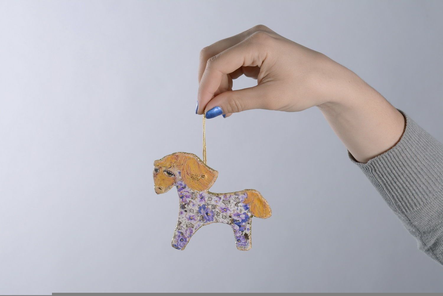 Pendant-talisman Horse painted with flowers photo 2