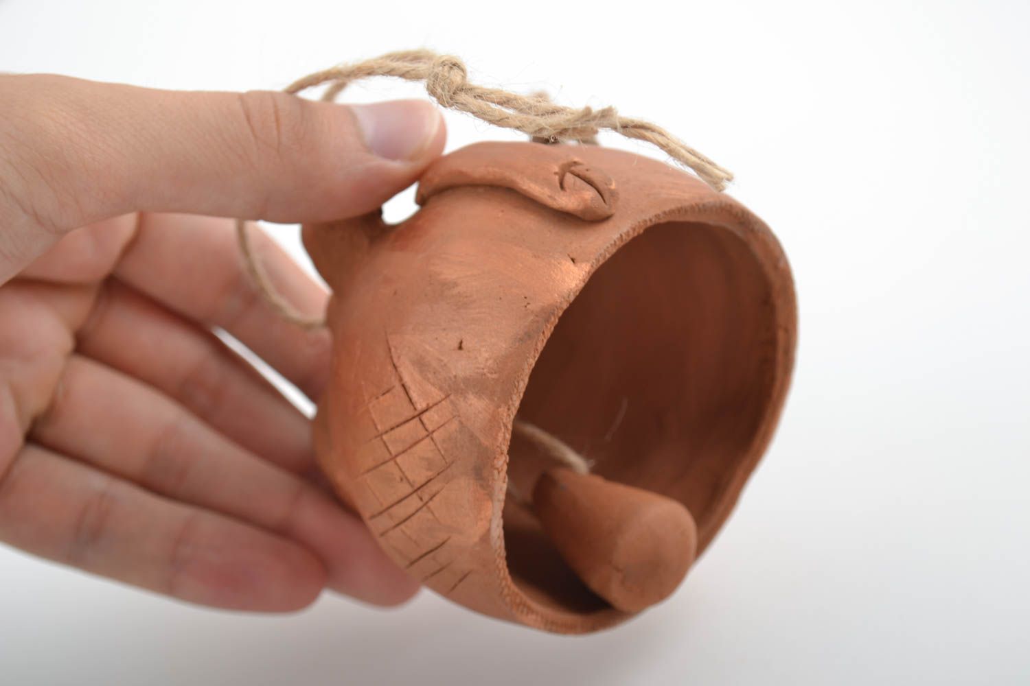 Керамический колокольчик свинья сувенир ручной работы фигурка из глины  фото 5