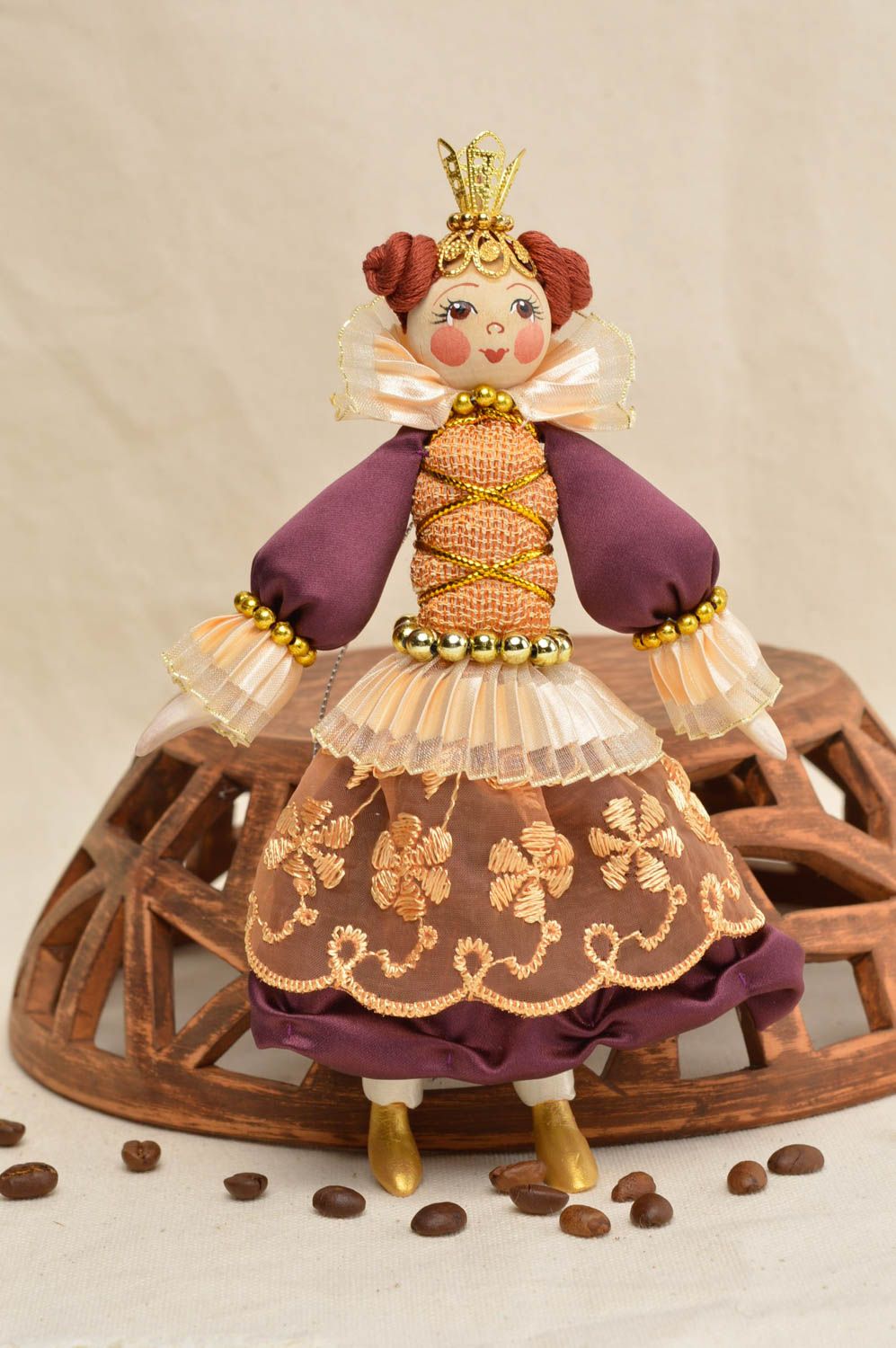 Bambola in stoffa fatta a mano giocattolo originale decorazione d’interni foto 1