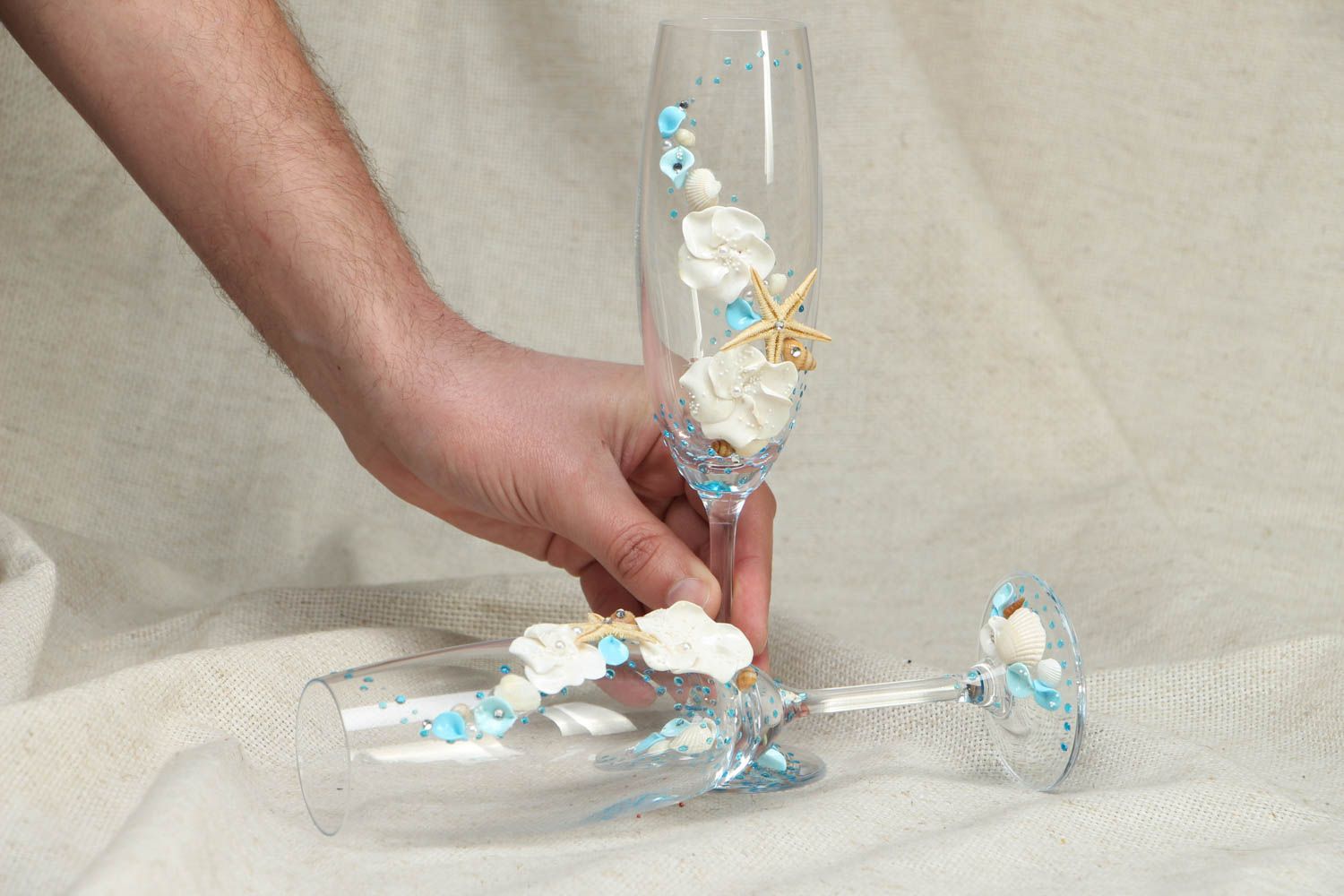 Weiße Weingläser aus Glas foto 4