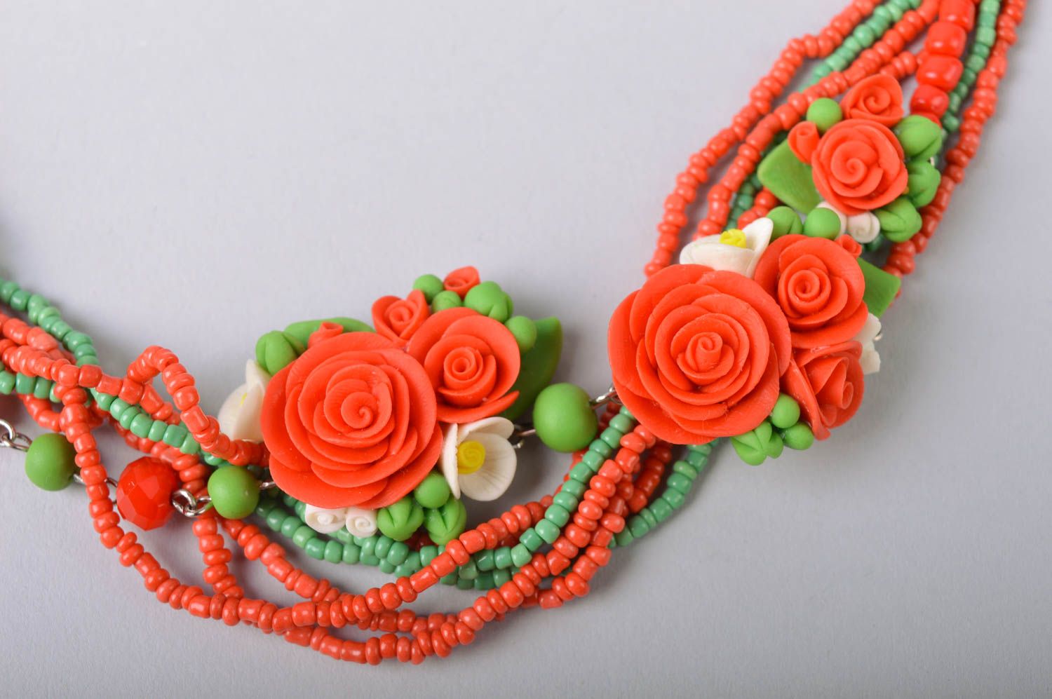 Boucles d'oreilles et collier rouge vert avec fleurs faits main accessoires photo 3