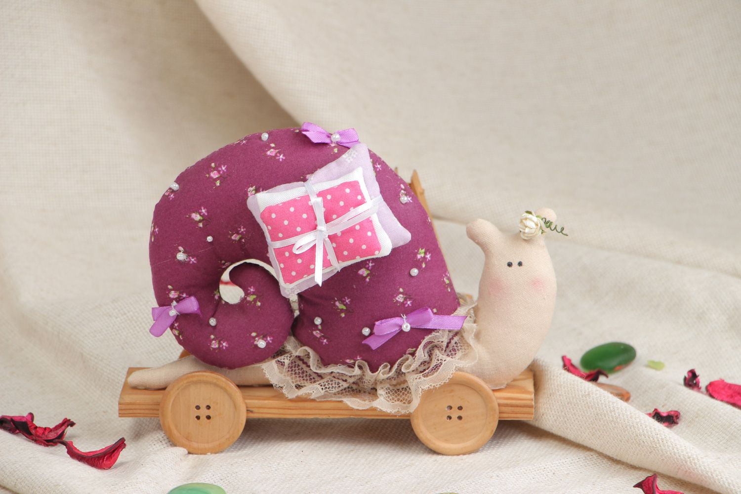 Weiches kleines Kuscheltier handmade aus Textil für Kinder Schnecke foto 5