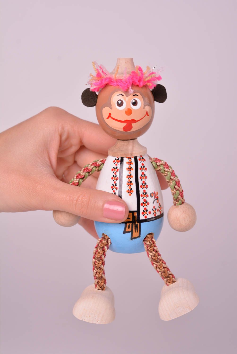 Игрушка ручной работы игрушка из дерева в виде обезьянки необычный подарок фото 2