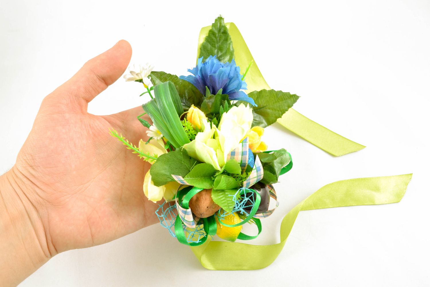 Fleurs artificielles faites main pour panier de Pâques boutonnière photo 2