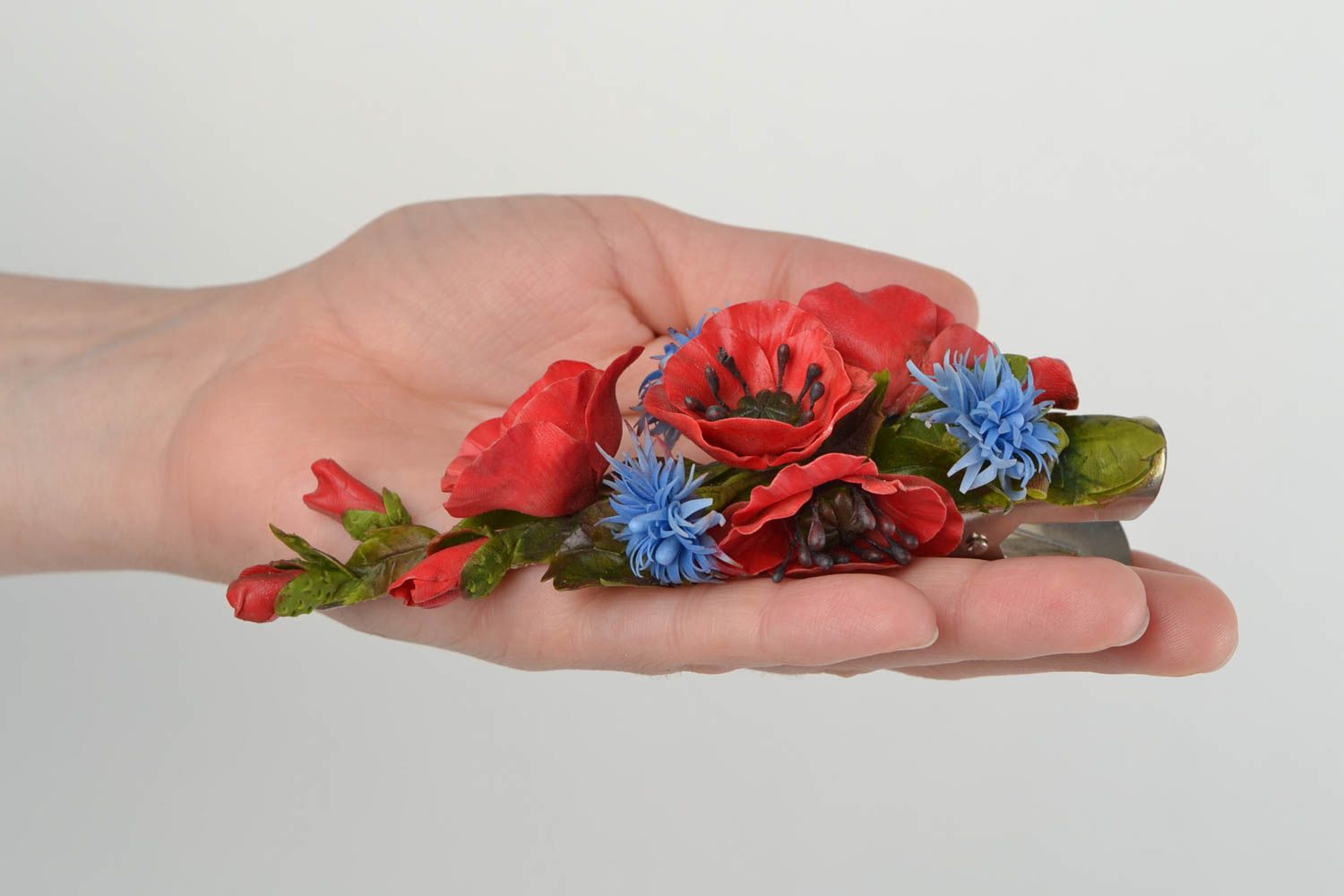 Handgemachte Blume Haarklemme aus Porzellan rote Mohnblumen und blaue Kornblumen foto 2