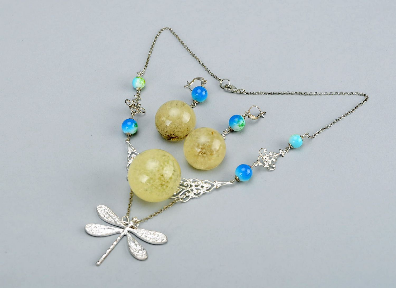 Jewelry set with epoxy resin: necklace & earrings photo 2