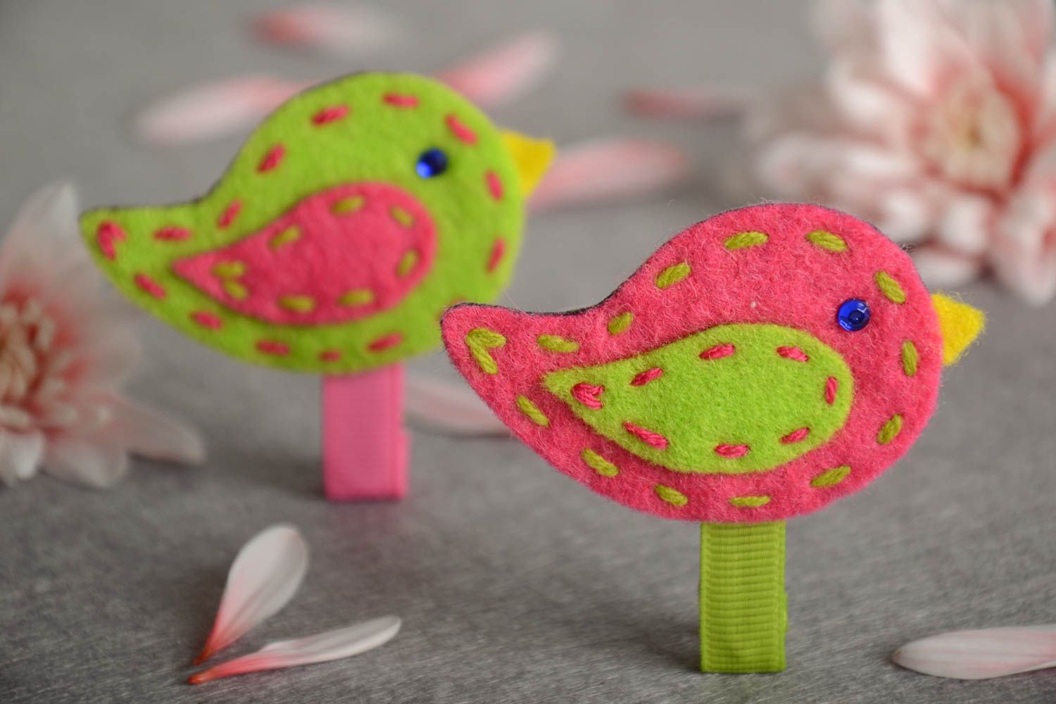 Kinder Haarspangen Set 2 Stück rosa und grün handgemacht Designer Schmucksachen foto 1