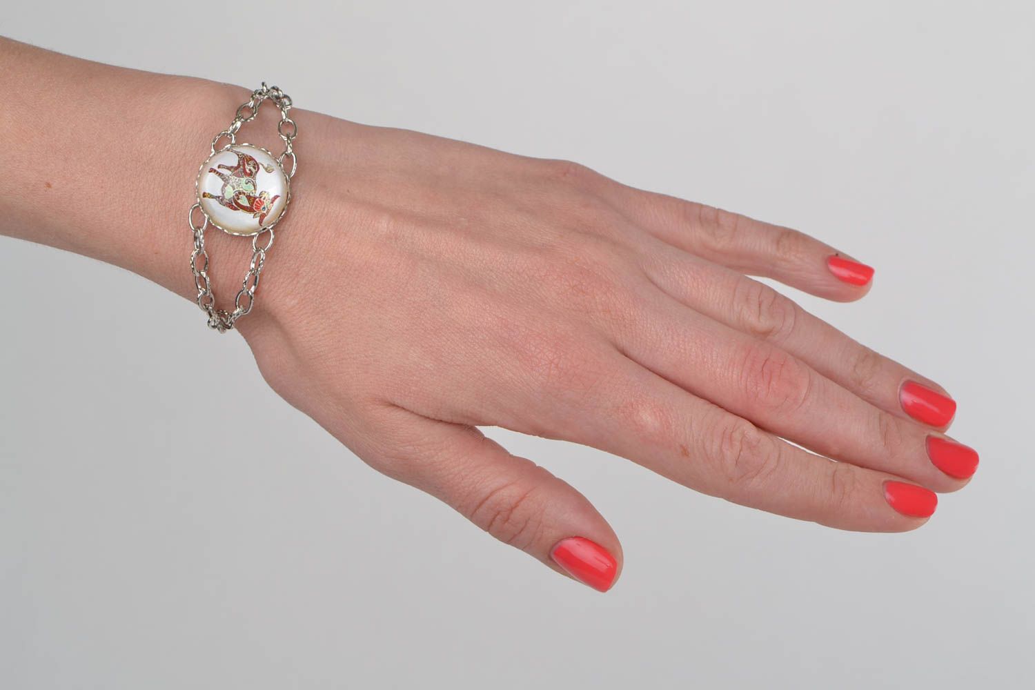 Bracelet chaîne métallique avec verre fait main original réglable Taureau photo 1