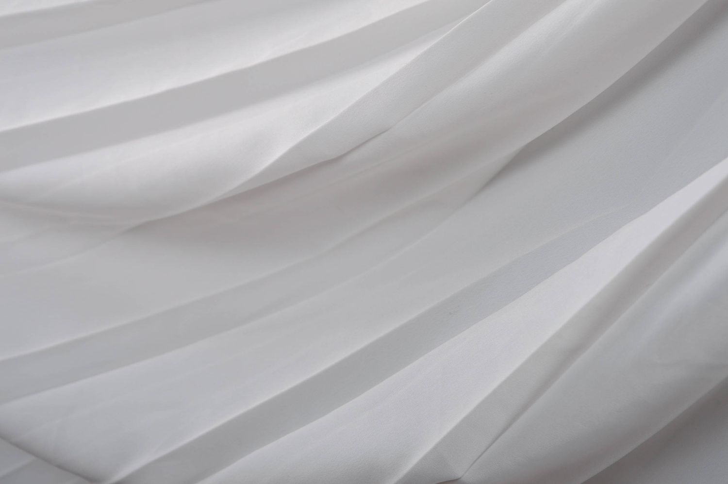 Gehäkeltes handmade Kleid mit weißem Rock foto 4
