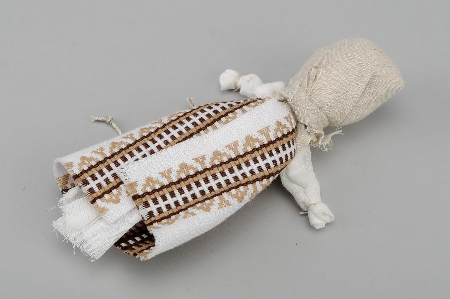 Bambola etnica di stoffa fatta a mano amuleto talismano giocattolo slavo foto 4