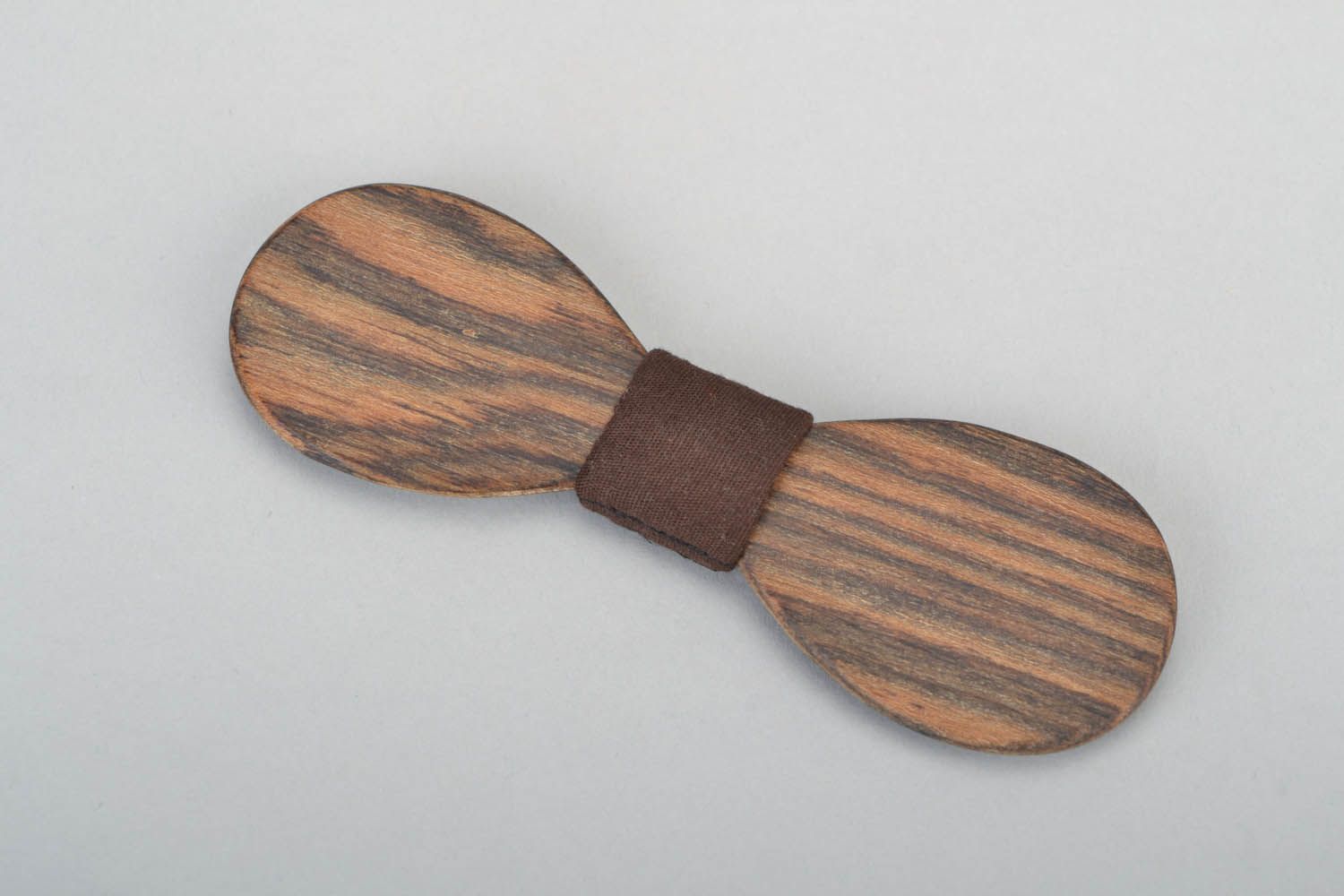 Gravata-borboleta de madeira acessórios para homens feitos à mão  foto 2