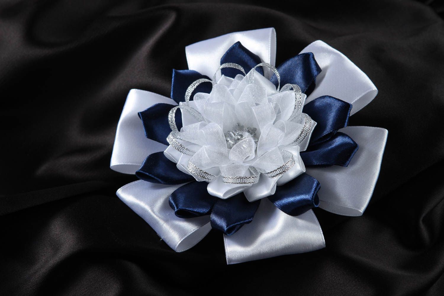 Haarspange Blume Handmade Damen Modeschmuck Accessoire für Haare weiß blau grell foto 1