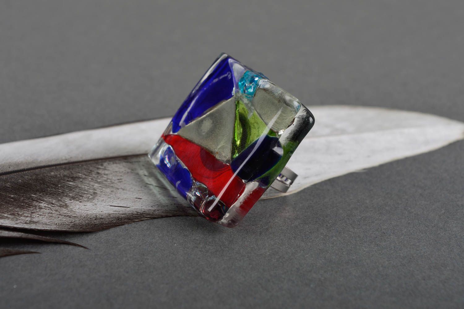 Кольцо ручной работы кольцо из стекла эксклюзивное кольцо квадратное цветное фото 1