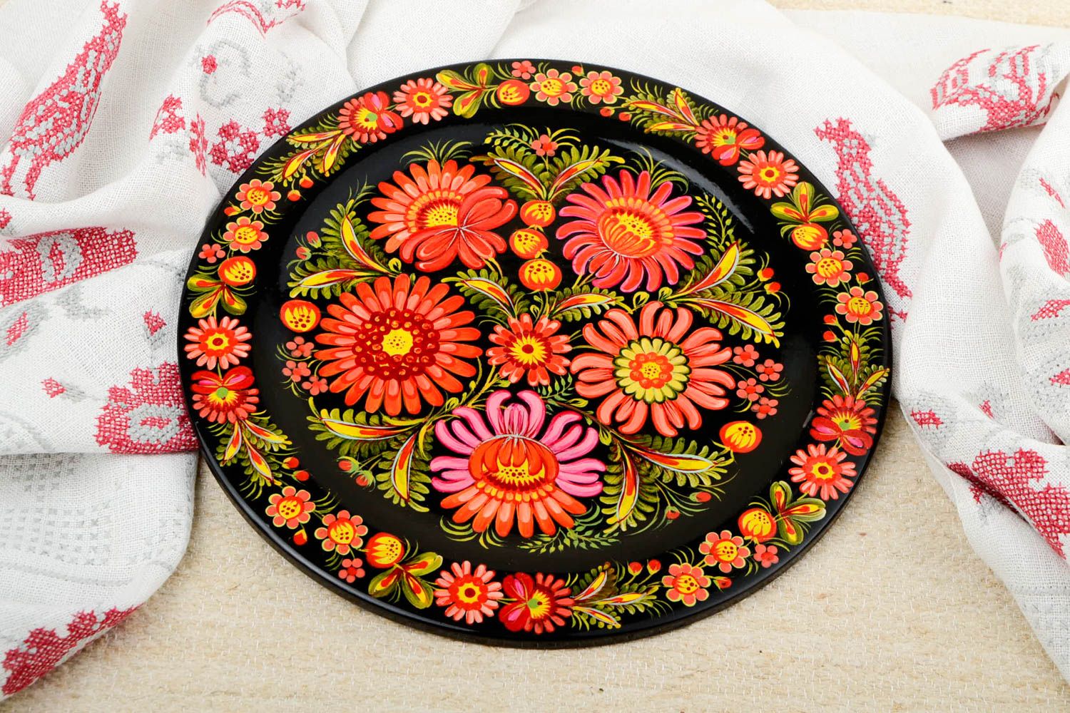 Деревянная тарелка ручной работы подарочная тарелка декор для дома с росписью фото 1